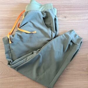 Figs Moss Green Zamora jogger pants medium/petite